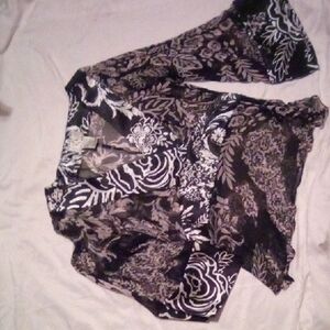 Ice Black and White Floral Blouse